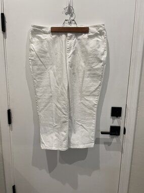 Chico's White Perfect Stretch Girlfriend Denim Capri Pants - Size 2 or US 12